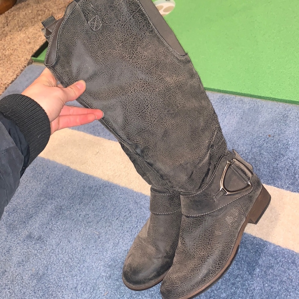 Women’s grey boots